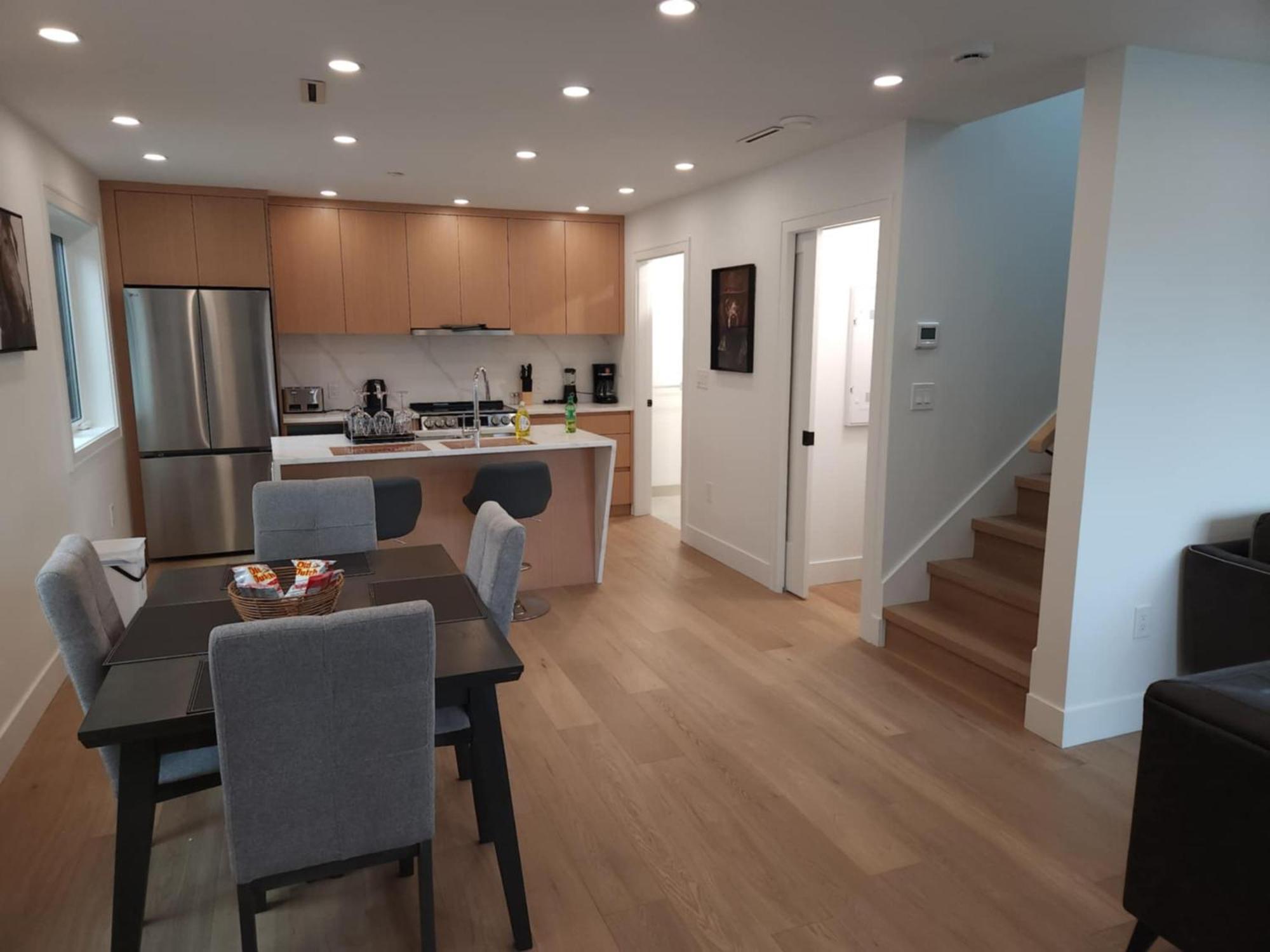 Signature Luxe Top-Floor Townhouse 2Br, 3Ba With Stunning Views Ванкувер Екстер'єр фото